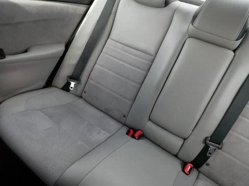 Used 2015 Toyota Camry XSE w/ Moonroof Package FWD image 12