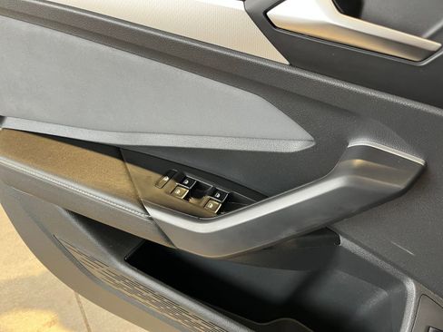 Used 2025 Volkswagen Jetta SE image 20