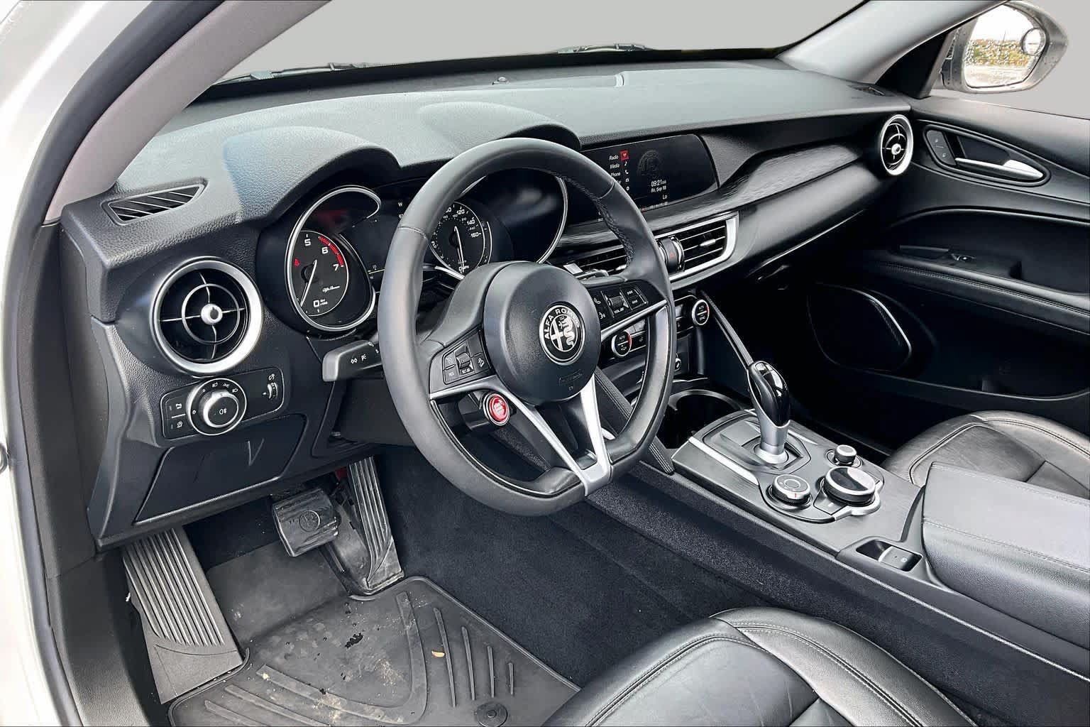 Used 2018 Alfa Romeo Stelvio AWD w/ Cold Weather Package image 18