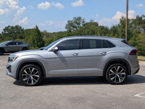 Used 2025 Volkswagen Atlas Cross Sport SEL Premium R-Line AWD/4WD image 6