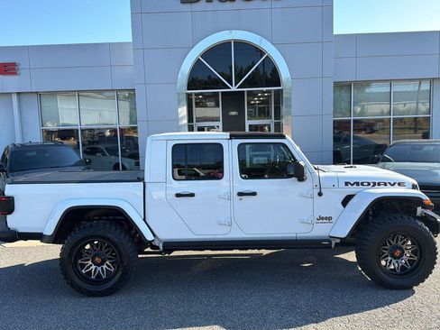 Used 2020 Jeep Gladiator Mojave AWD/4WD image 3