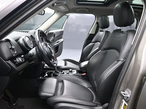 Used 2019 MINI Cooper Countryman S w/ Premium Package FWD image 10
