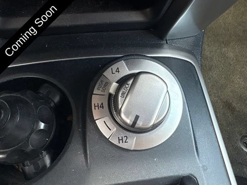 Used 2015 Toyota 4Runner SR5 AWD/4WD image 14