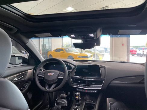 Used 2021 Cadillac CT5 V w/ Premium Package image 26