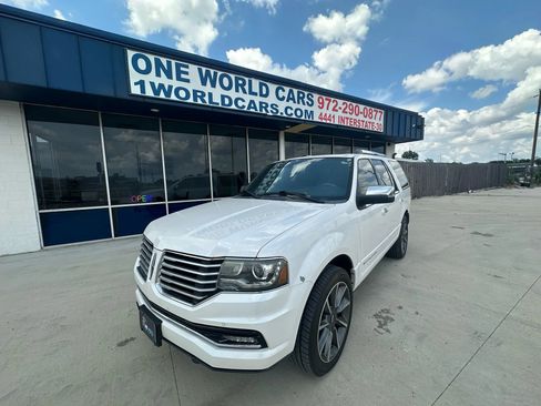 Used 2016 Lincoln Navigator Reserve image 1