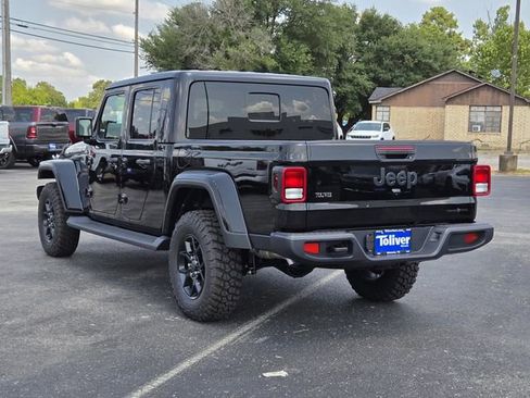 New 2025 Jeep Gladiator Sport image 4