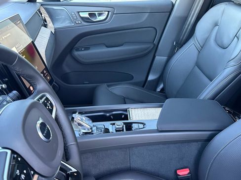 New 2026 Volvo XC60 B5 Ultra w/ Climate Package image 20