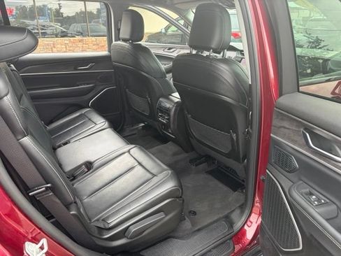 Used 2021 Jeep Grand Cherokee L Limited AWD/4WD image 32