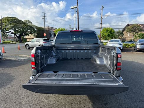 Used 2025 Nissan Frontier SV RWD image 11