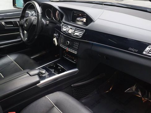Used 2016 Mercedes-Benz E 400 4MATIC Sedan w/ Driver Assistance Package image 11