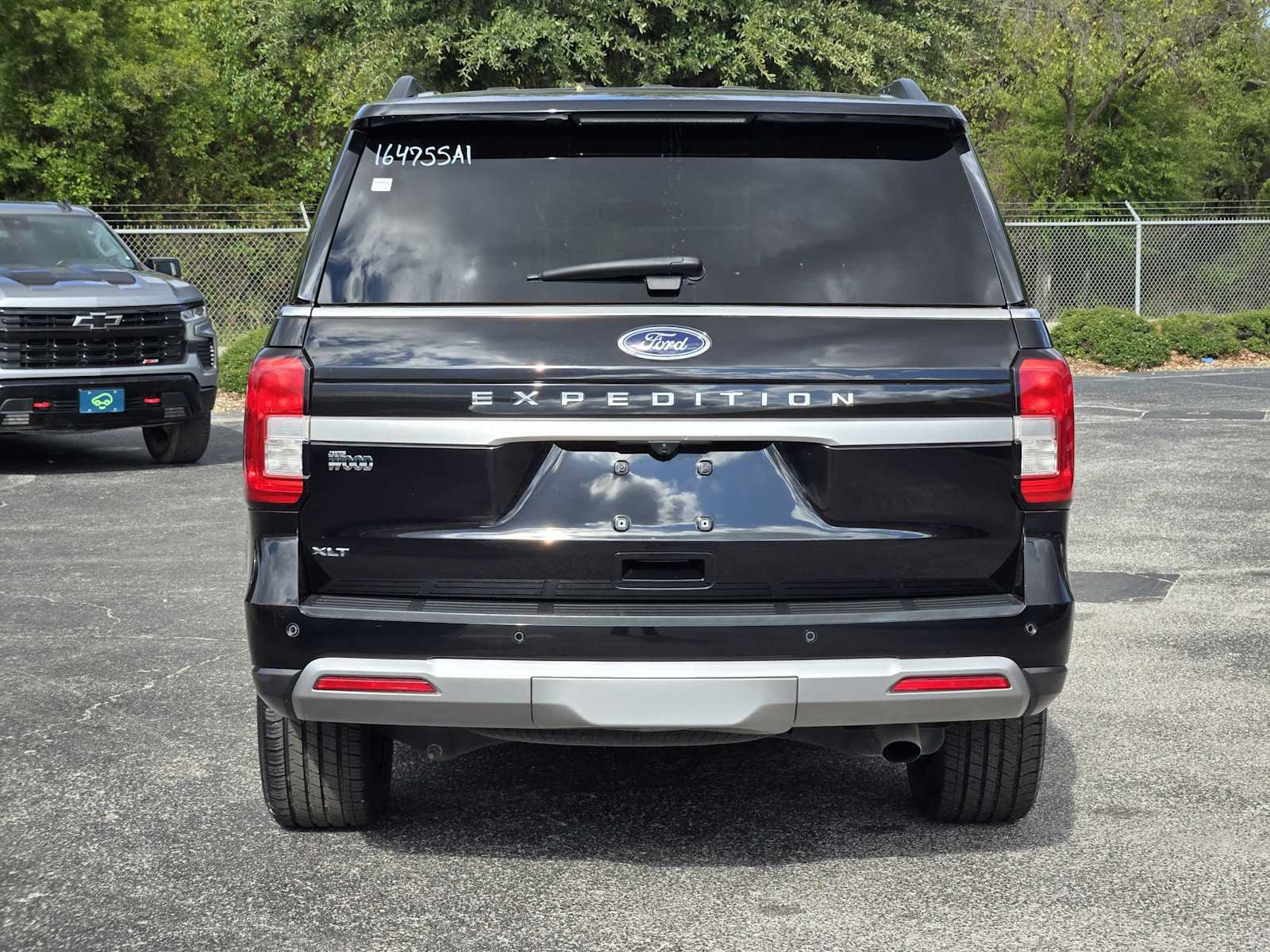 Used 2024 Ford Expedition XLT RWD image 6