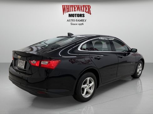 Used 2017 Chevrolet Malibu LS FWD image 4