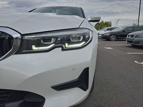 Used 2019 BMW 330i xDrive Sedan w/ Convenience Package AWD/4WD image 4