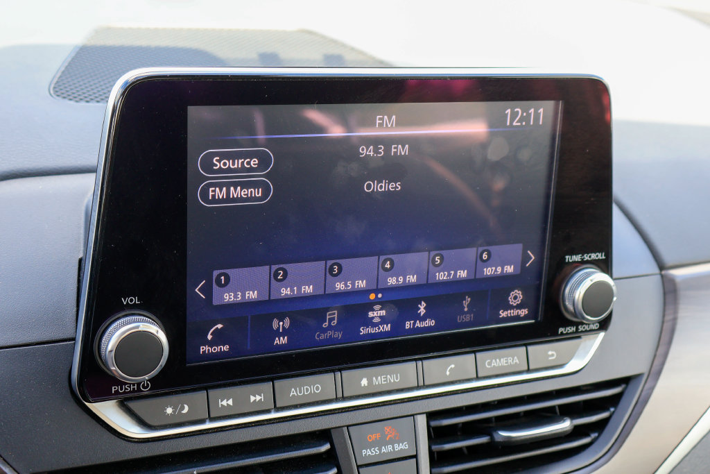 Used 2024 Nissan Altima 2.5 SV FWD image 3