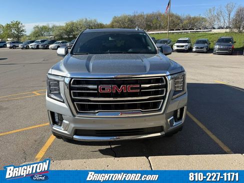 Used 2023 GMC Yukon SLT w/ SLT Premium Package AWD/4WD image 2