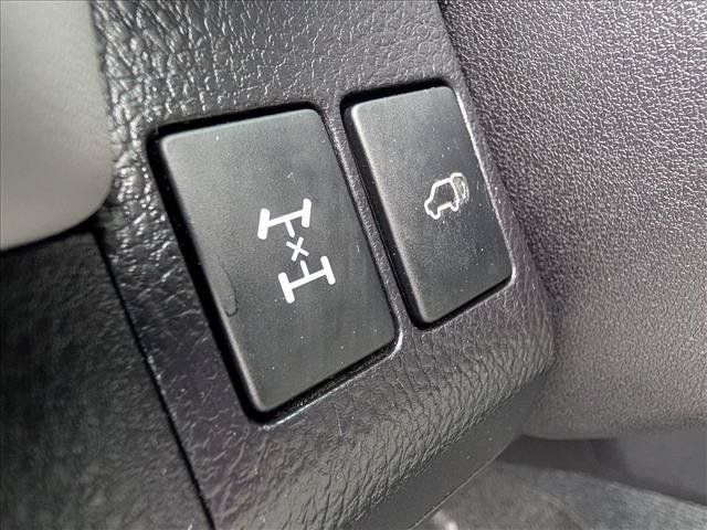 Used 2017 Toyota RAV4 Platinum AWD/4WD image 28