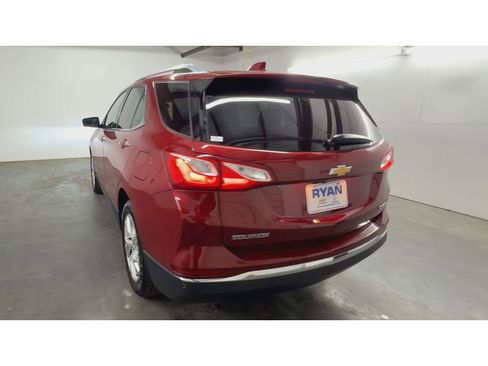 Used 2018 Chevrolet Equinox Premier image 7