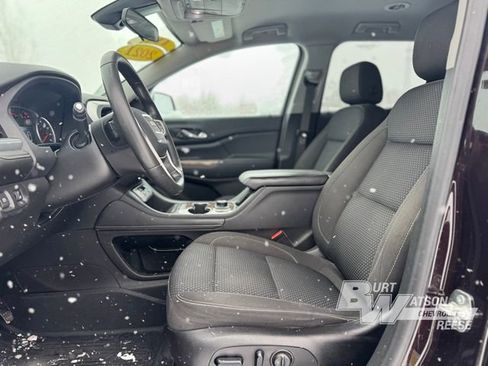 Used 2021 GMC Acadia SLE w/ Driver Convenience Package image 13