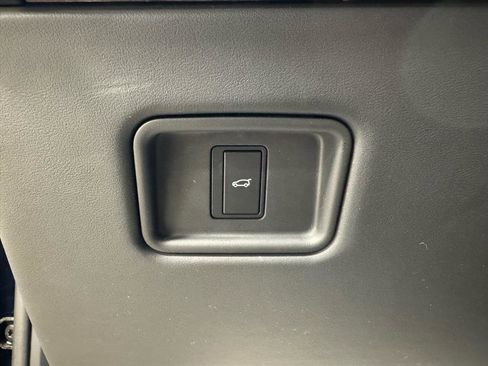 Used 2023 Land Rover Range Rover SE image 21