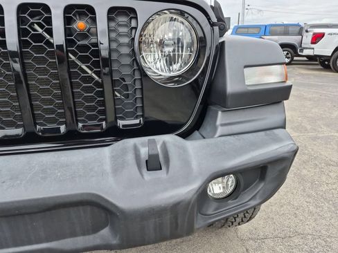 Used 2020 Jeep Gladiator Sport w/ Quick Order Package 24S AWD/4WD image 3