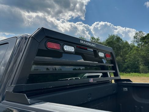 Used 2018 GMC Sierra 2500 Denali w/ Duramax Plus Package AWD/4WD image 11