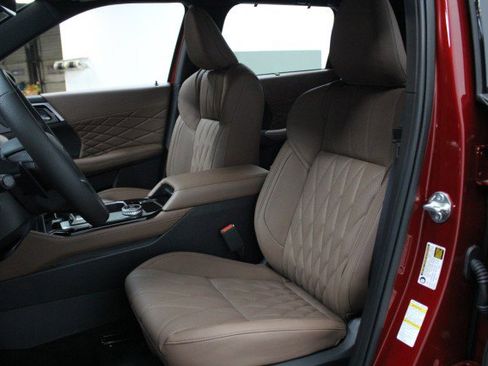 New 2026 Mitsubishi Outlander SEL image 7