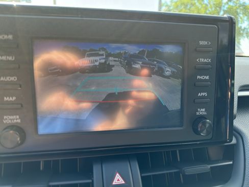Used 2019 Toyota RAV4 XLE w/ Convenience Package FWD image 15