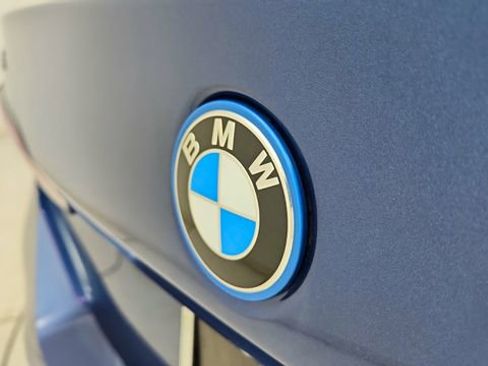 Used 2025 BMW i5 xDrive40 w/ Premium Package image 16