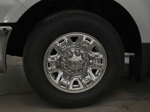 Used 2018 Nissan NV 3500 SL image 25