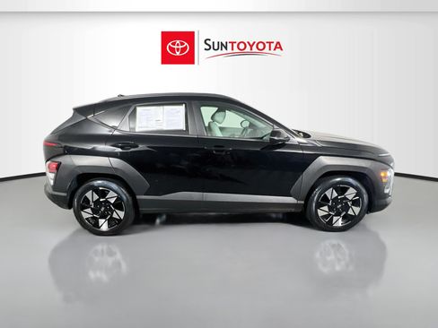 Used 2025 Hyundai Kona SEL FWD image 2