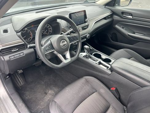Used 2024 Nissan Altima 2.5 SV FWD image 23