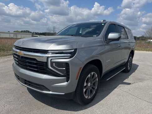 Used 2025 Chevrolet Tahoe LS RWD image 1
