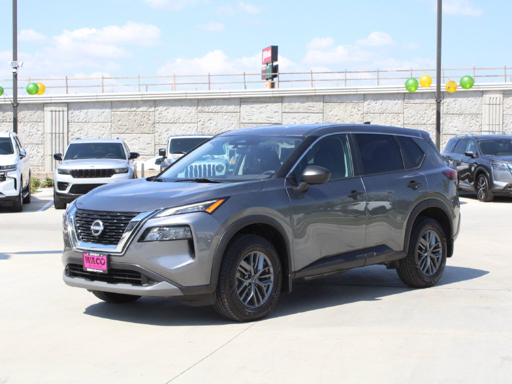 Used 2022 Nissan Rogue S FWD image 3