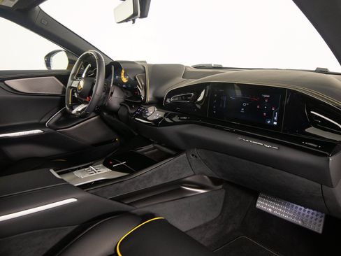 Certified 2025 Ferrari Purosangue AWD/4WD image 33