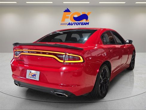 Used 2019 Dodge Charger SXT image 6