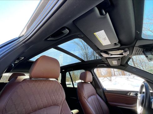 Used 2025 BMW X5 xDrive50e image 23