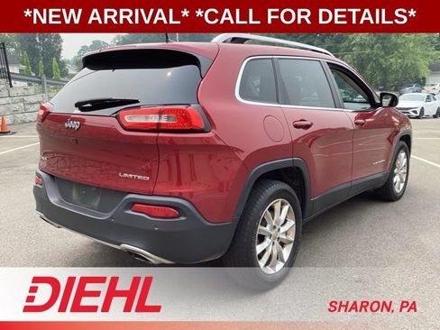 Used 2017 Jeep Cherokee Limited AWD/4WD image 7