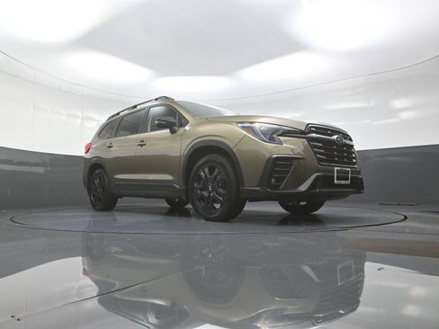 Used 2023 Subaru Ascent Onyx Edition AWD/4WD image 9