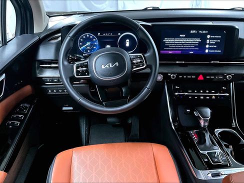 Used 2024 Kia Carnival SX image 18