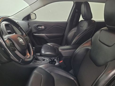 Used 2019 Jeep Cherokee Latitude Plus image 17