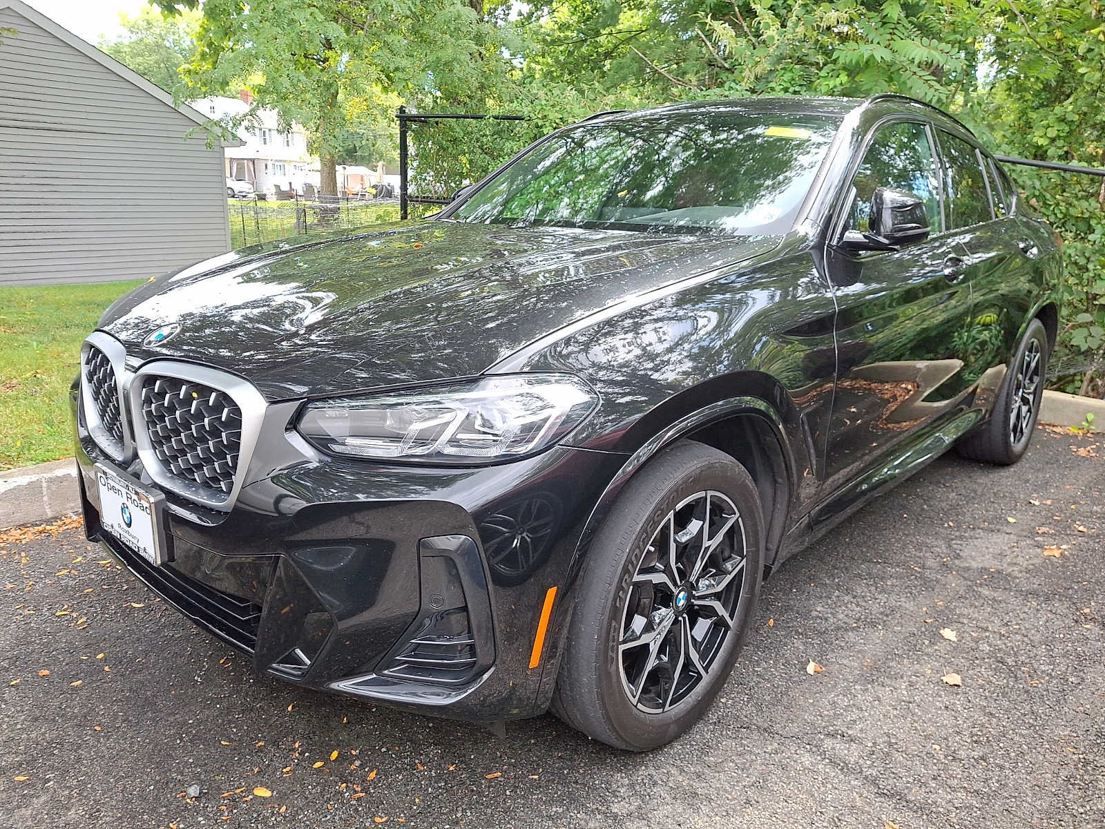 Used 2024 BMW X4 xDrive30i w/ Premium Package AWD/4WD image 2