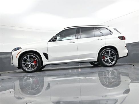 New 2026 BMW X5 M60i w/ Climate Comfort Package image 31