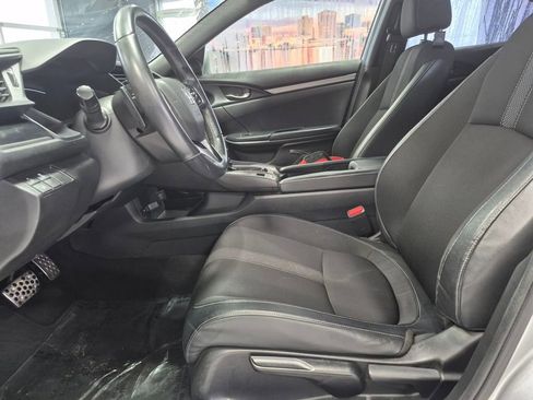 Used 2020 Honda Civic Sport image 2
