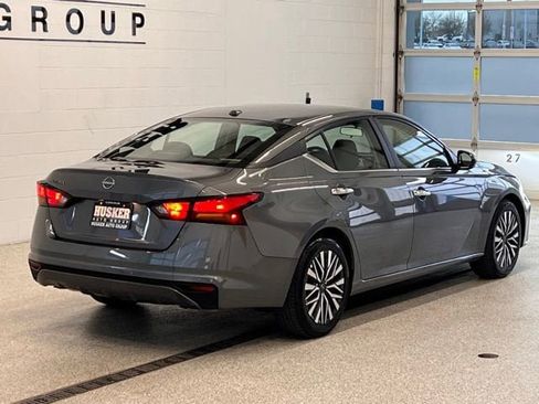 Used 2025 Nissan Altima 2.5 SV image 7