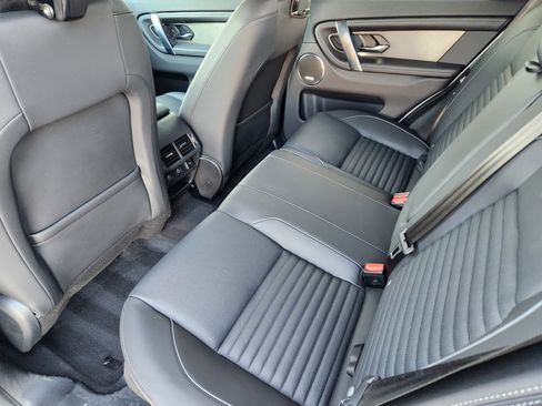 Certified 2025 Land Rover Discovery Sport Dynamic SE image 32