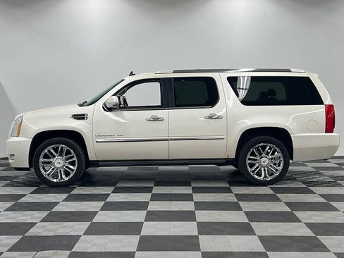 Used 2013 Cadillac Escalade ESV Platinum AWD/4WD image 4