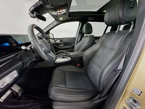 Used 2023 Mercedes-Benz Maybach GLS 600 4MATIC image 23