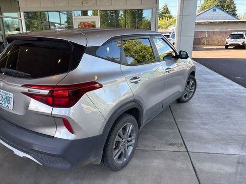 Used 2022 Kia Seltos LX AWD/4WD image 5