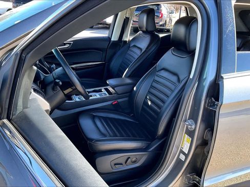 Used 2024 Ford Edge SEL image 8