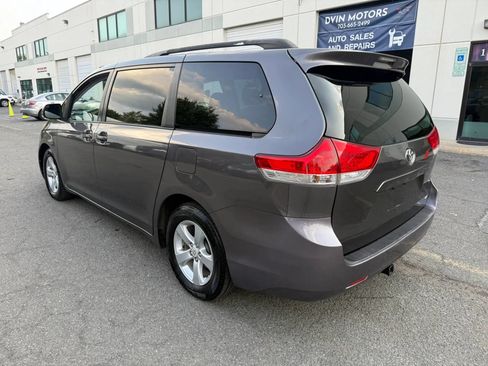 Used 2012 Toyota Sienna LE FWD image 9